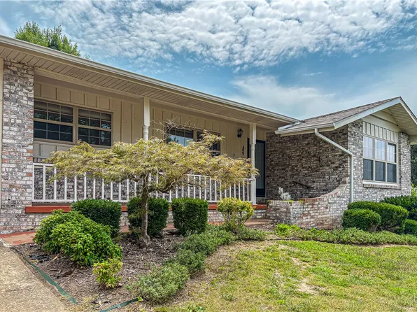 409 Skyline Dr, Harrison, AR 72601