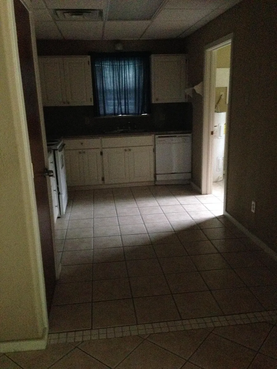 Building Photo - 335 Chelsea Ln