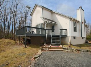 101 Gloria Ct, Dingmans Ferry, PA 18328