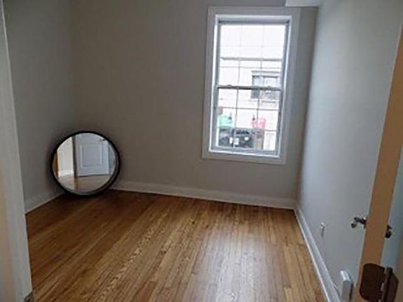 2nd image of 4403 N Clark St #1414-1W
