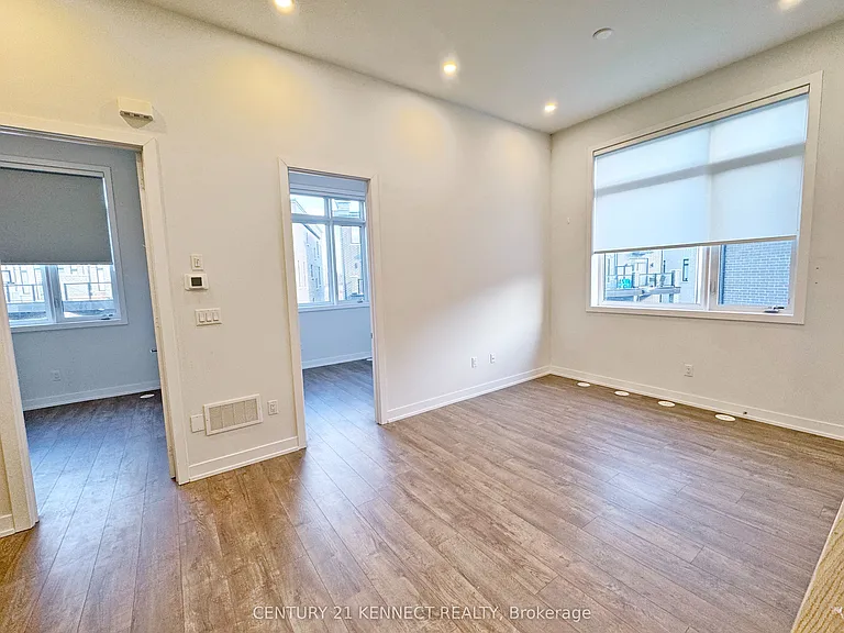35 Golden Fern St #COACH HOUSE — Photo 14