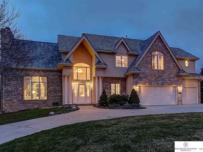 15609 Grant Cir, Omaha, NE, 68116