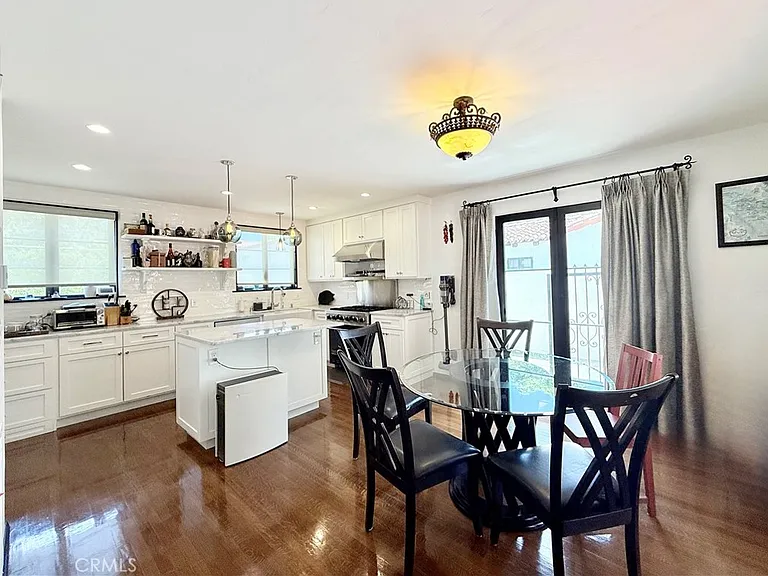 580 S Berkeley Ave — Photo 7