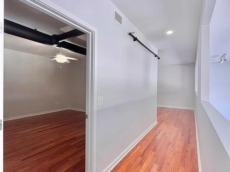 11 W 2nd St #101 — Photo 20