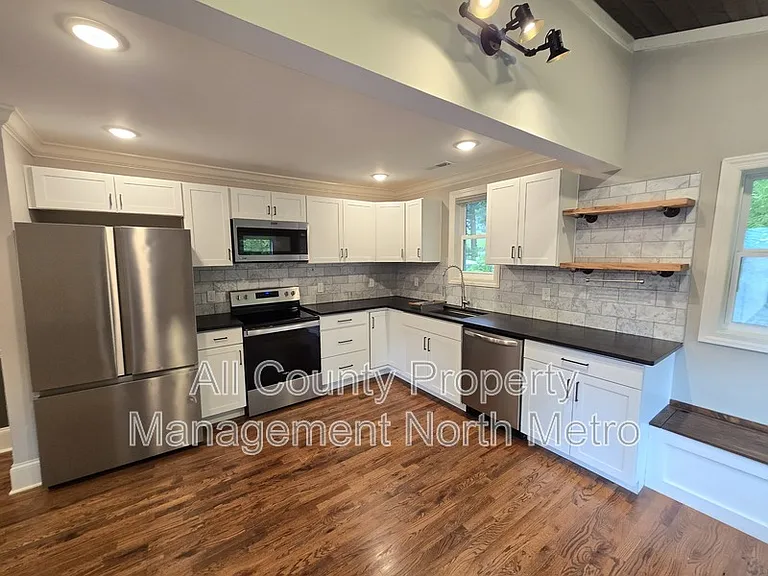 545 Lakeview Dr #A — Photo 11