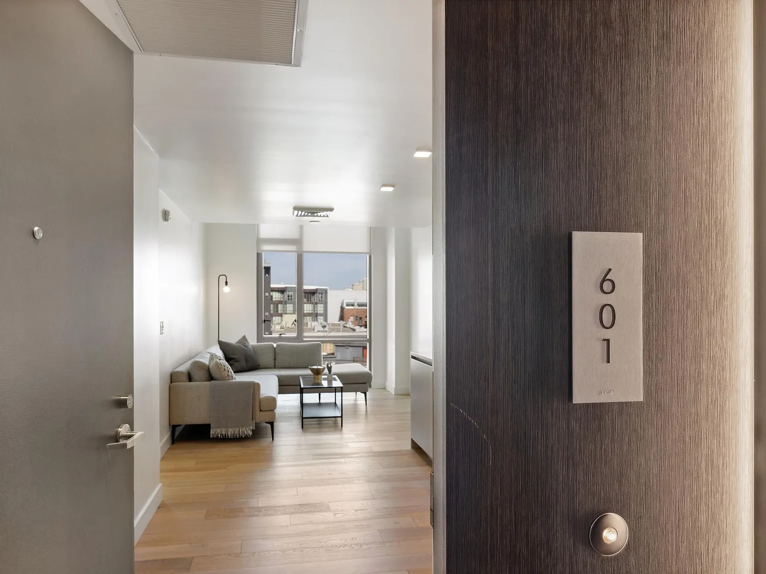 1 bed, 581 sqft, $4,150 — Photo 1