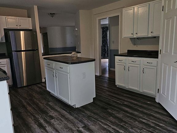 5th image of 95 Pleasant Street