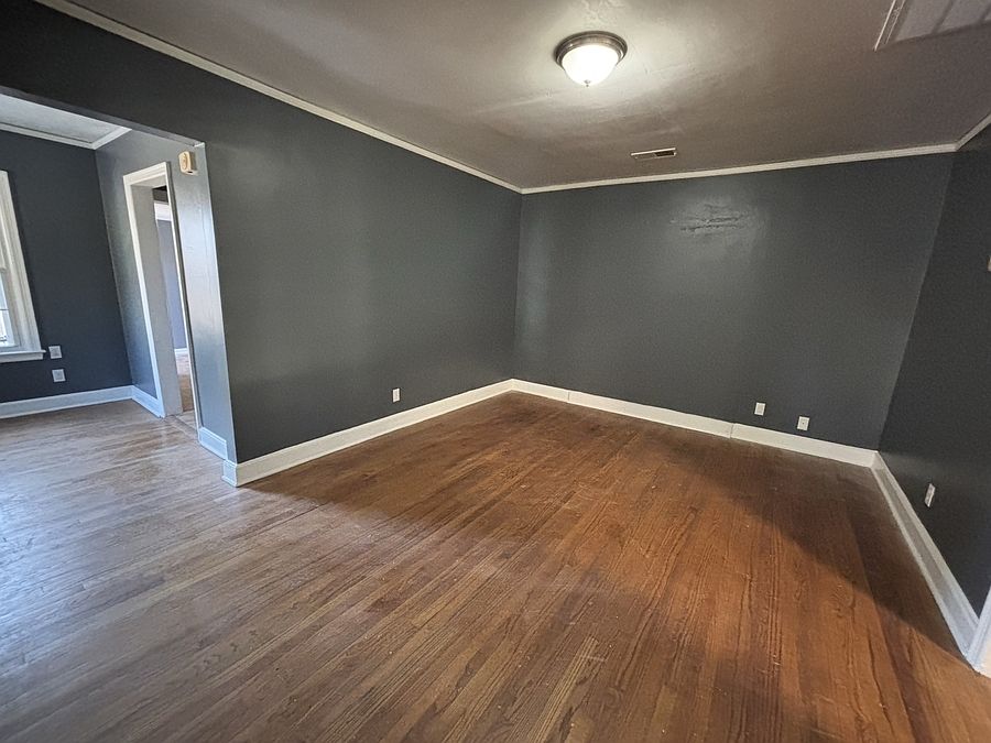 2nd image of 2180 Hubert Cir S