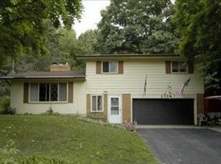 215 Chapel Hill Dr N, Battle Creek, MI 49015