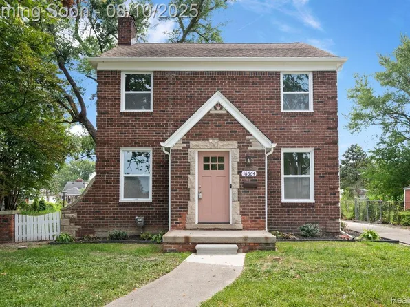 16664 Forest Ave, Eastpointe, MI 48021