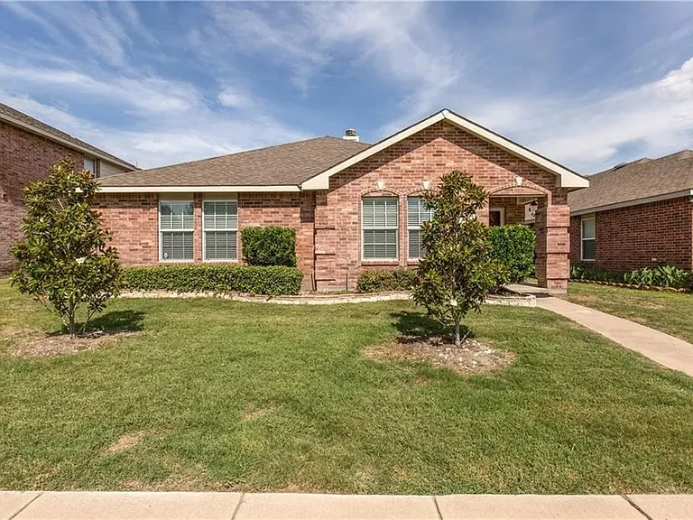 Charming one story home in the heart of Allen!