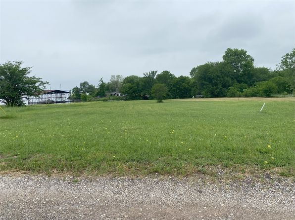 3892 Thunder Point Dr, Lone Oak, TX 75453