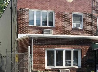 2211 26th St, Astoria, NY 11105