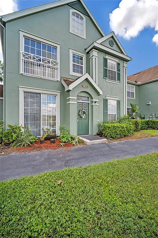 2 bed, 2.0 bath, 1140 sqft, $1,950 — Photo 2