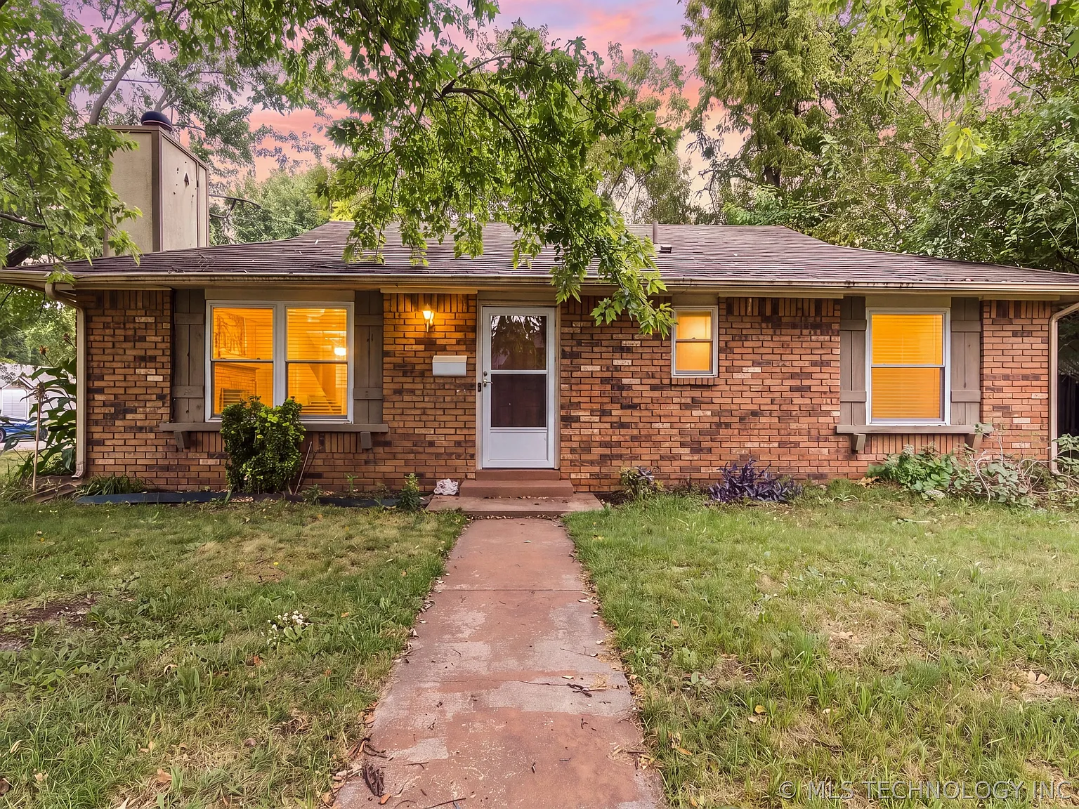3 bed, 2.0 bath, 1240 sqft, $1,650 — Photo 1