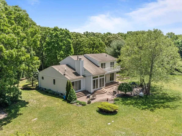211 Church Lane, Aquebogue, NY 11931