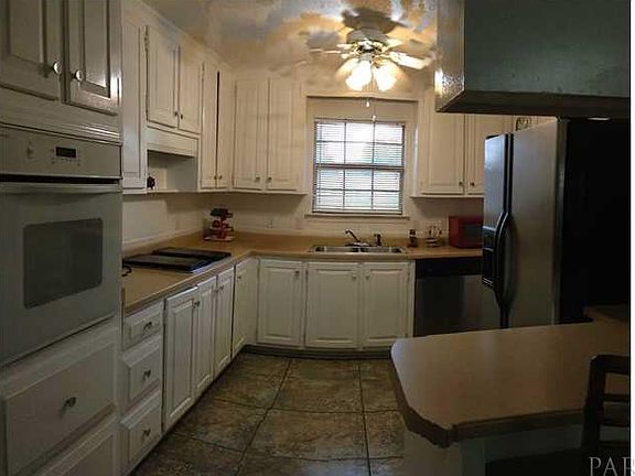 3rd image of 5903 Pamela Dr