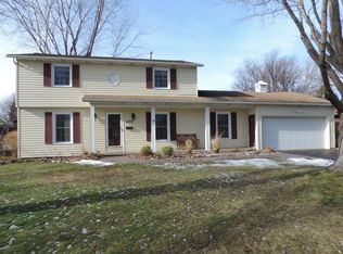 279 Black Walnut Dr, Rochester, NY 14615