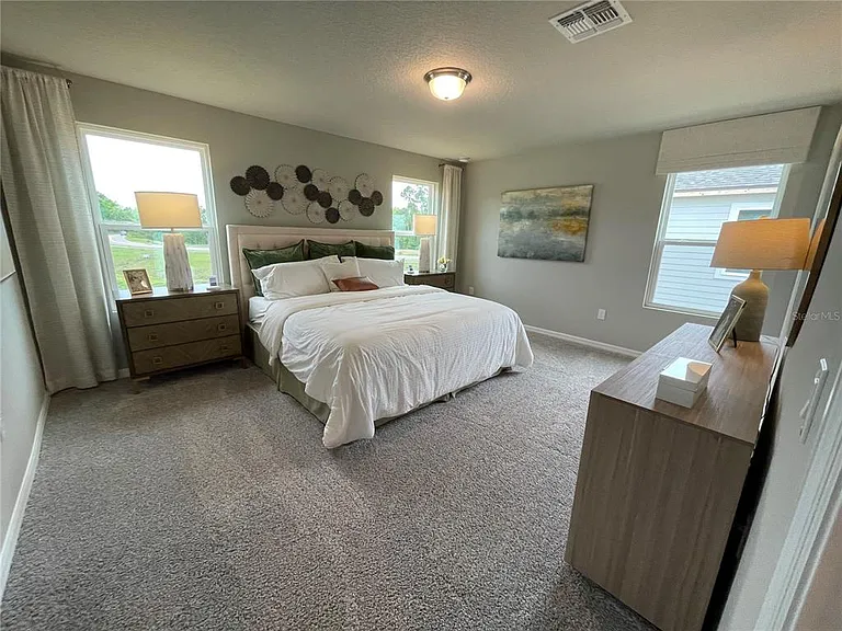 732 Legacy Dr — Photo 16