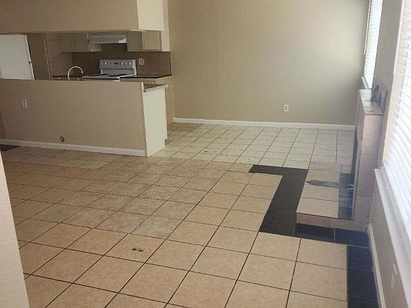 4th image of 75 Nedra Ct