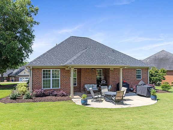3rd image of 102 Dorsey Ct