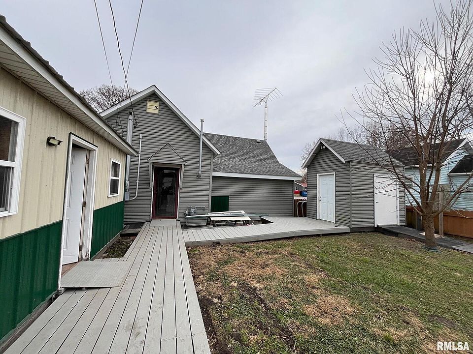 1st image of 109 5th St