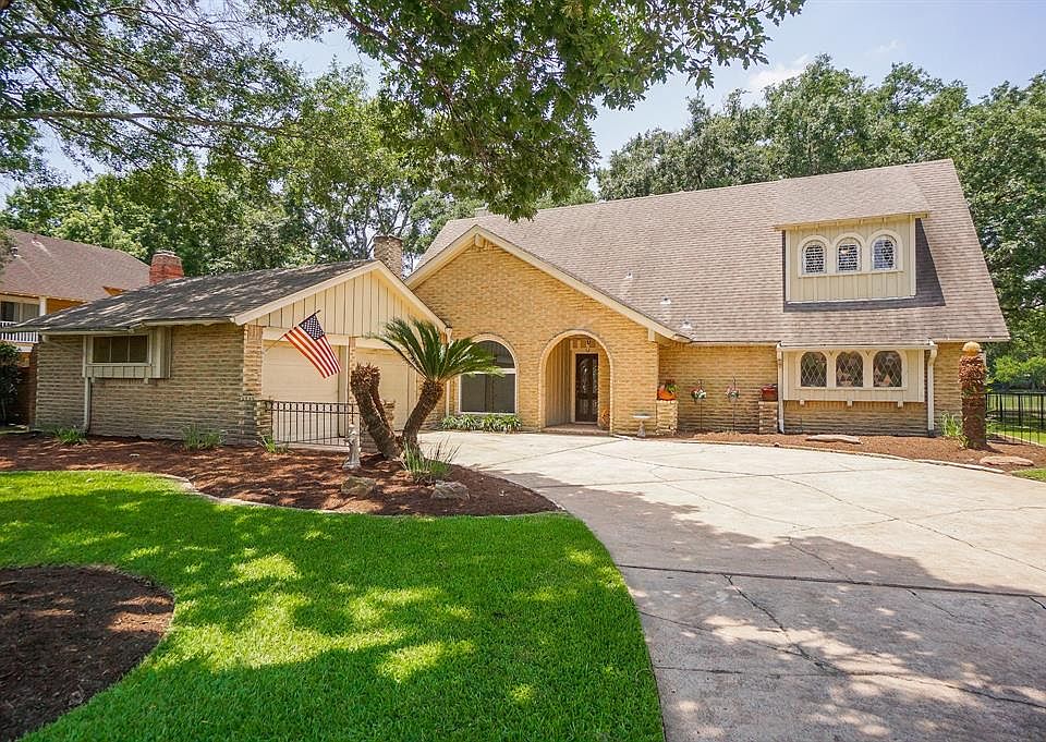 Another wonderful Quail Valley Home has hit the market!