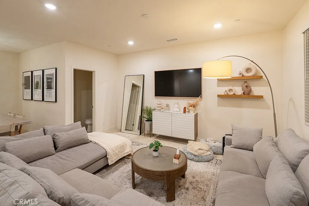 2 bed, 2.5 bath, 1780 sqft, $3,995 — Photo 1