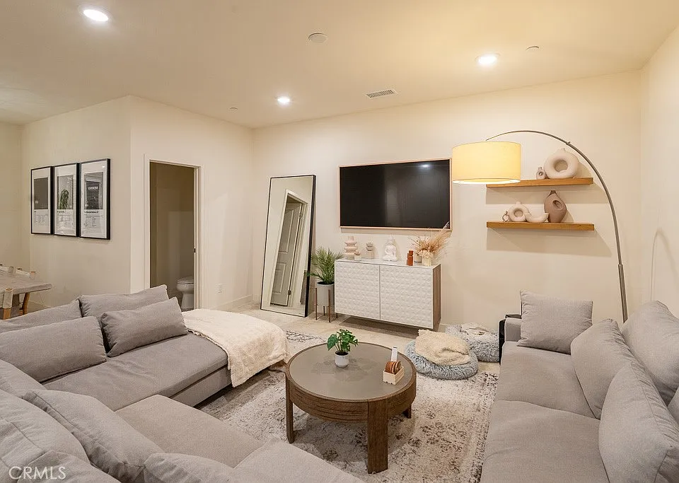 9869 Bria Ln
