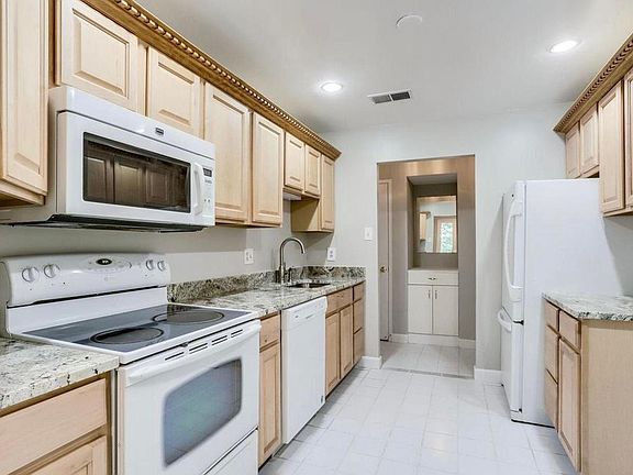 5th image of 527 Florida Ave APT 104