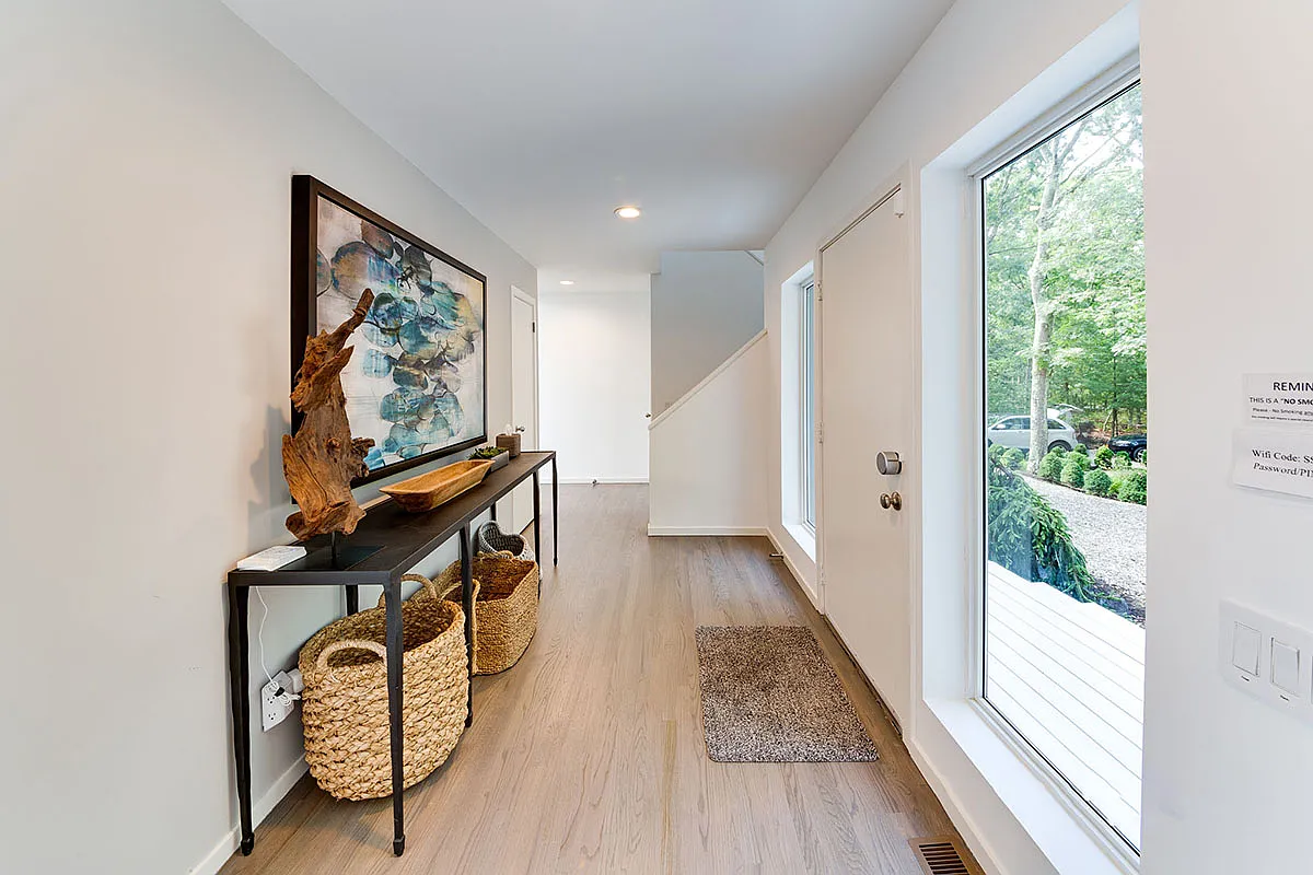 Private Modern Sanctuary in East Hampton Available Summer 2026 — Photo 4