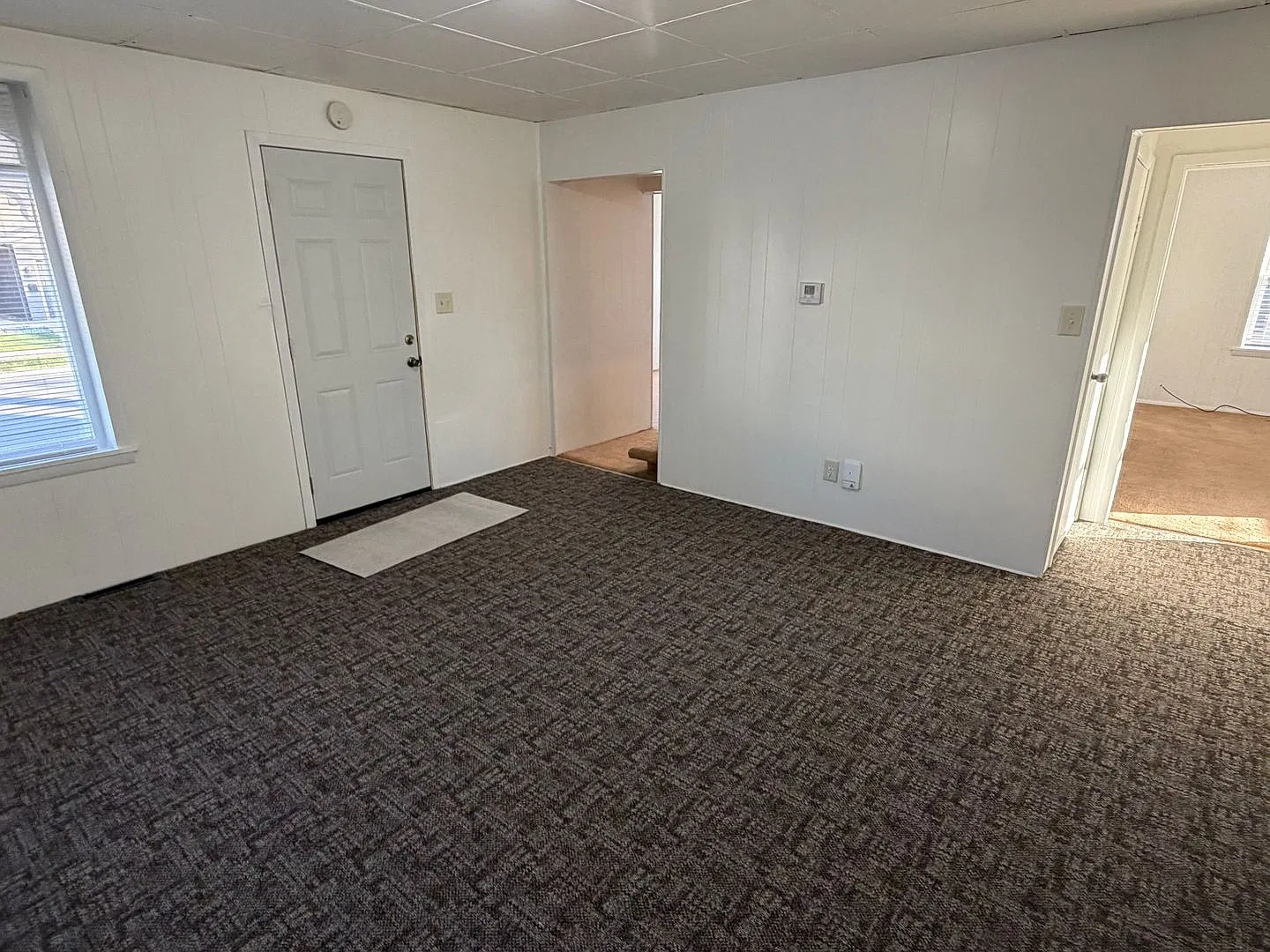 3-Bedroom 1 Bath Single Family Home Close to Downtown — Photo 4