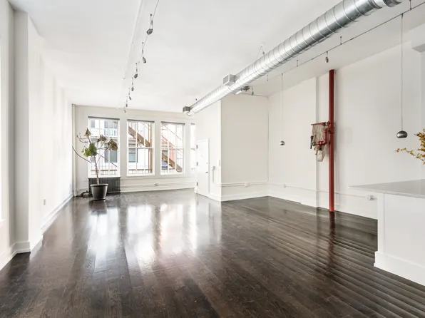 10 East 18th Street 5N image 2 of 20