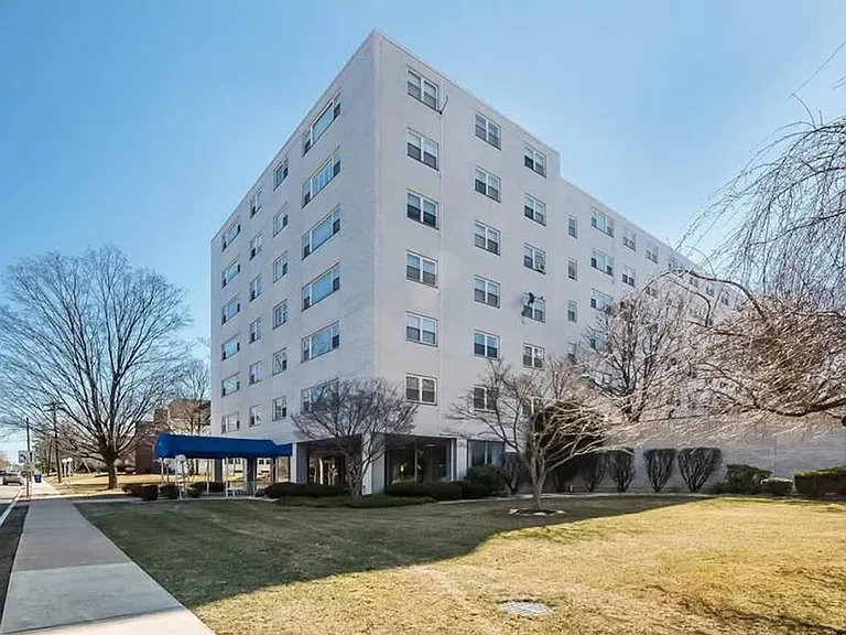 887 Farmington Ave #1E — Photo 21