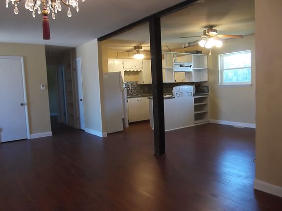 3rd image of 511 Mimosa Dr