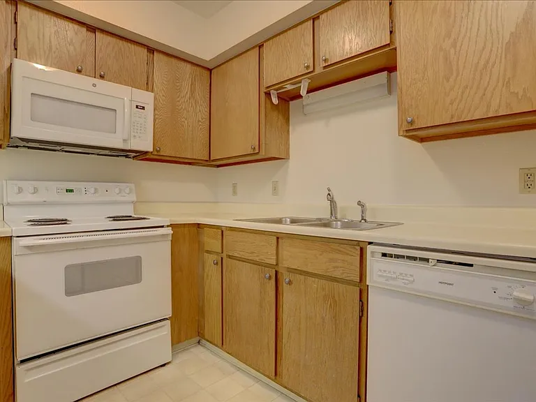 1201 Galapago St #110 — Photo 4