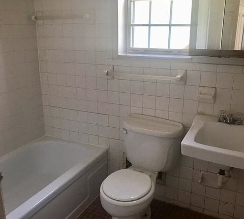 5th image of 829 Continental Ct APT 2