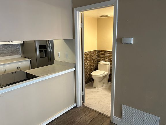 2nd image of 1480 Lorilyn Ave Unit 1
