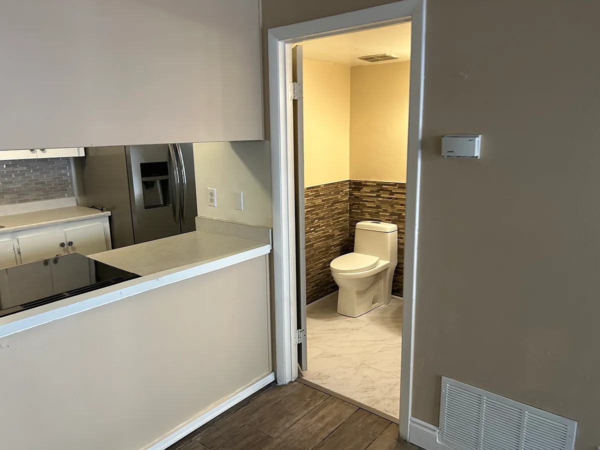Building Photo - 1480 Lorilyn Ave #1