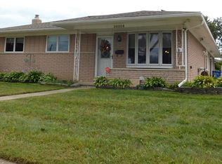 30324 Glenwood Cir, Warren, MI 48088