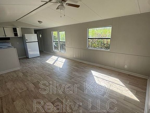 2nd image of 535 Old Mine Rd Unit 4