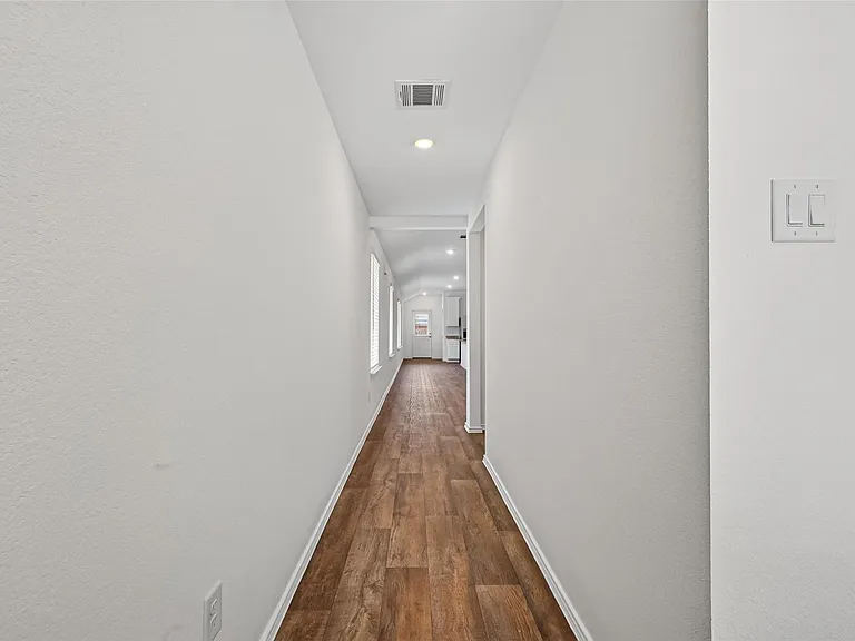 3030 Holland Lakes Dr — Photo 6