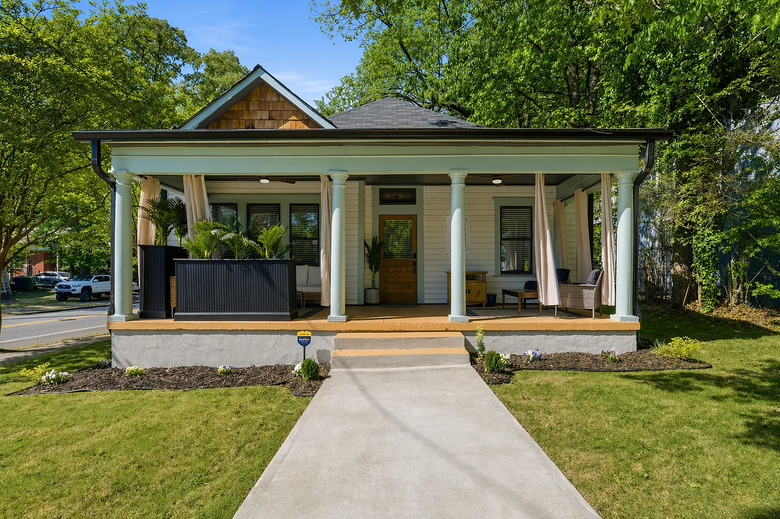 4 bed, 1898 sqft, $6,000 — Photo 1