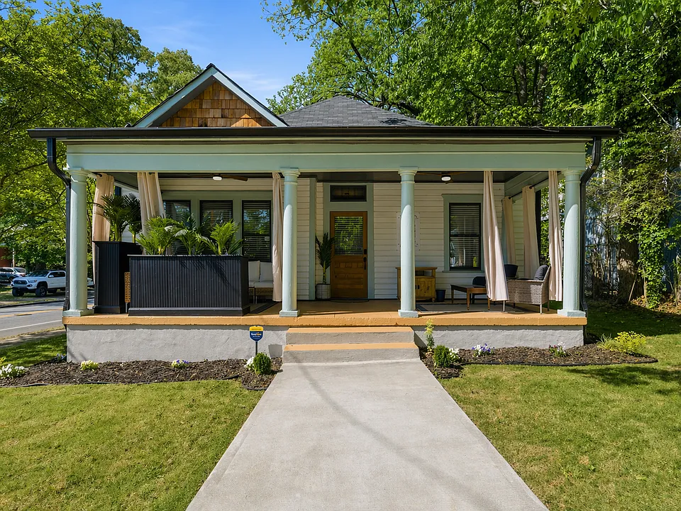 907 Beecher St SW