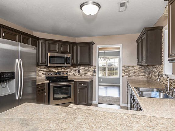 4th image of 3176 Twelve Oaks Blvd