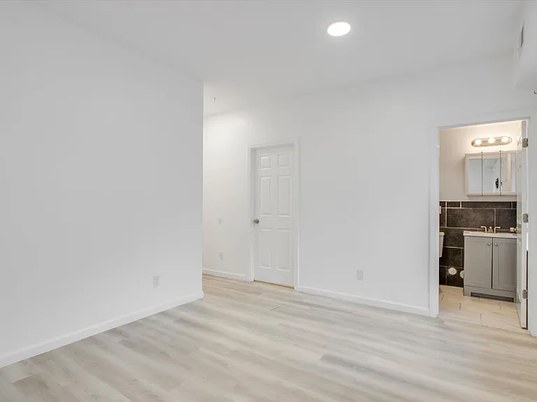 500 S 18th St #1 — Photo 11