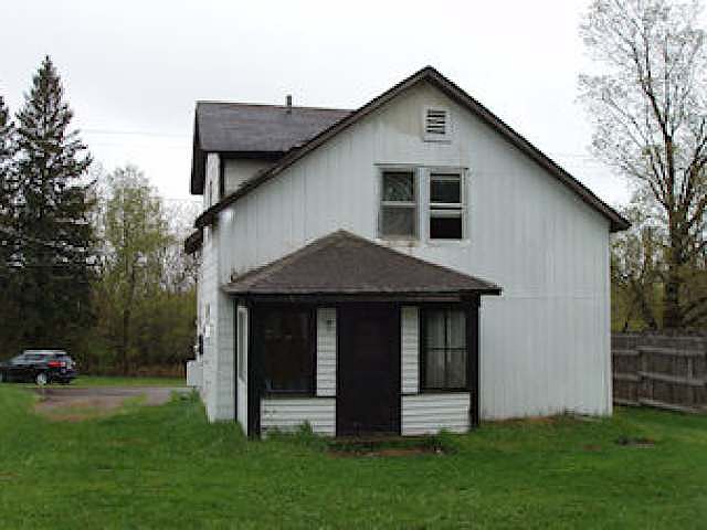 2nd image of 566 E 1st St #E