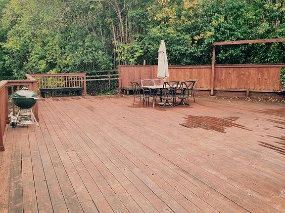 4th image of 525 Navarra Dr