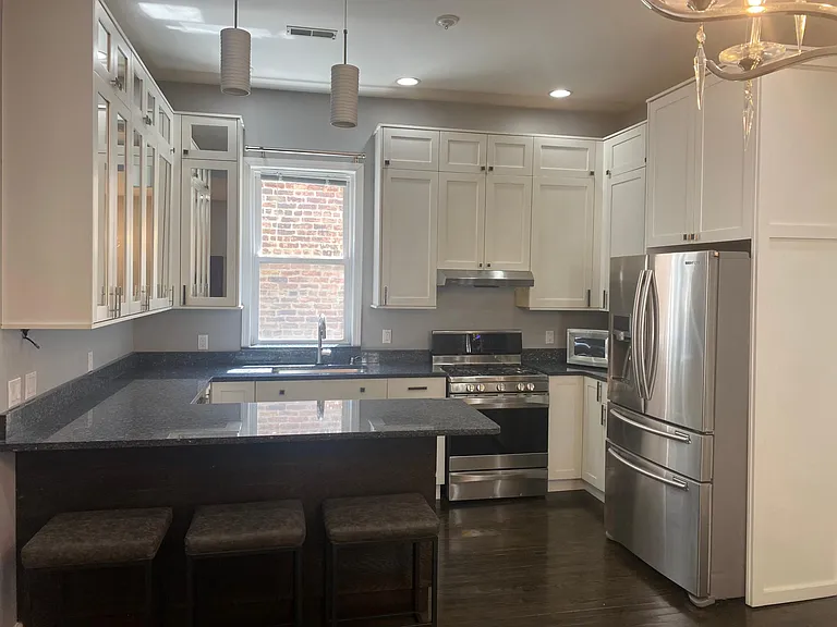 3222 S Parnell Ave — Photo 5