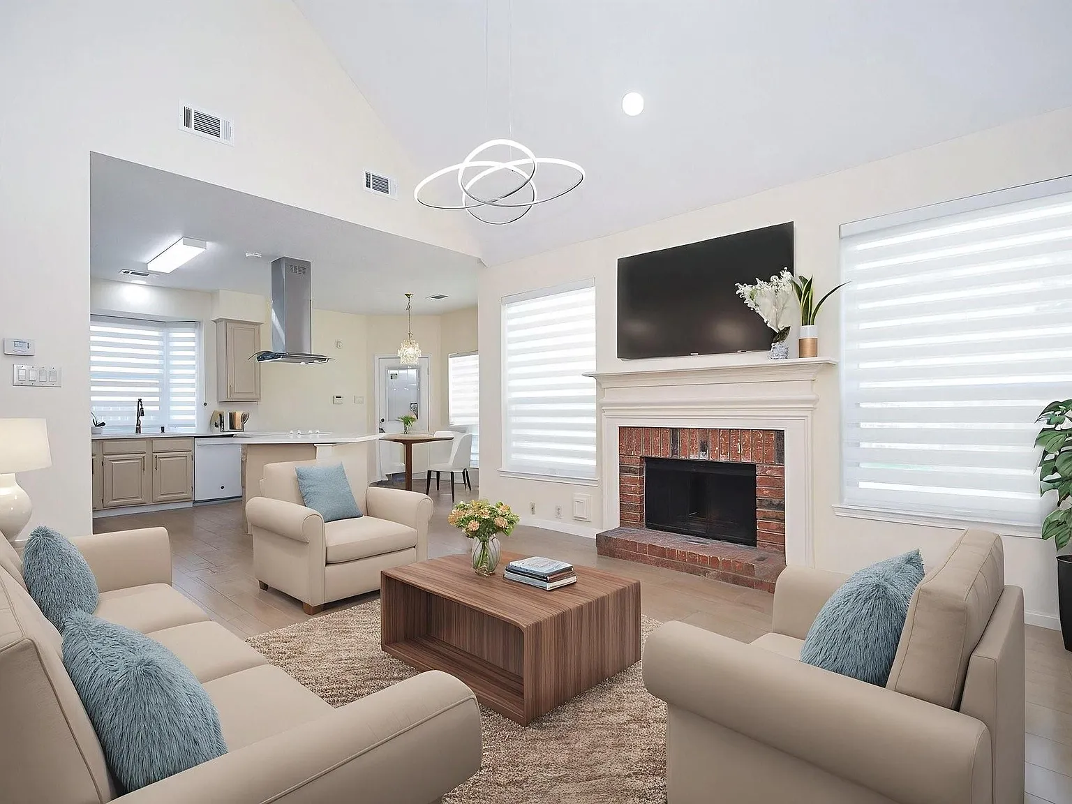 3 bed, 2.5 bath, 2361 sqft, $2,500 — Photo 4